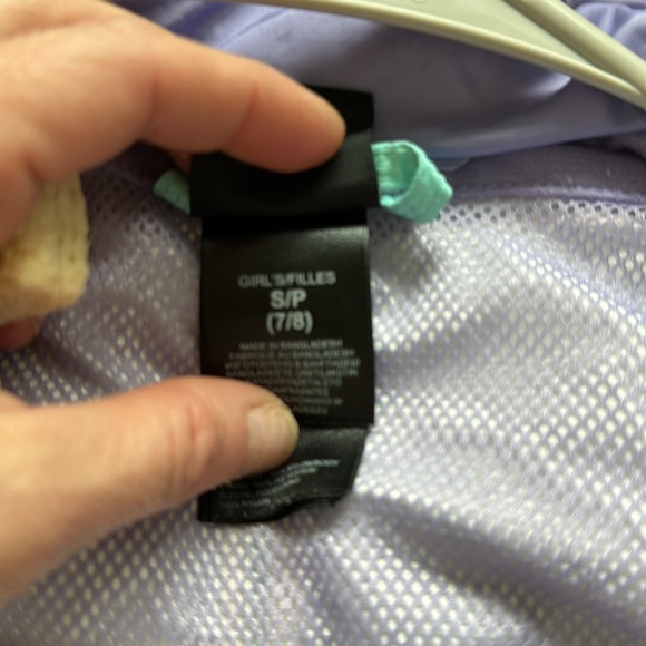 girls size S 7/8 North Face raincoat - Picture 3 of 8